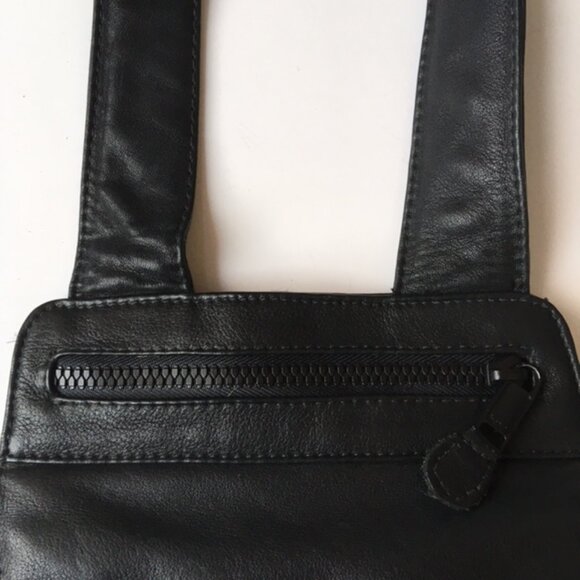 TravelSmith Black Leather Crossbody Bag - Picture 7 of 11